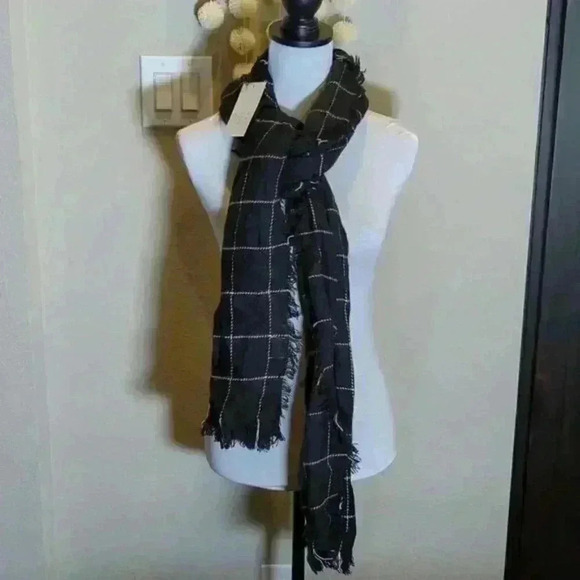 a new day Accessories - A New Day Blanket Scarf black white windowpane NWT 22" wide 79" length NWT Warm